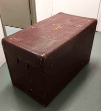 Load image into Gallery viewer, WW2 US Army Signal Corps Chest BC-5 Supply Trunk 3.5&#39;
